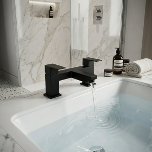 Solo Black Bath Filler  Mixer Square Tap